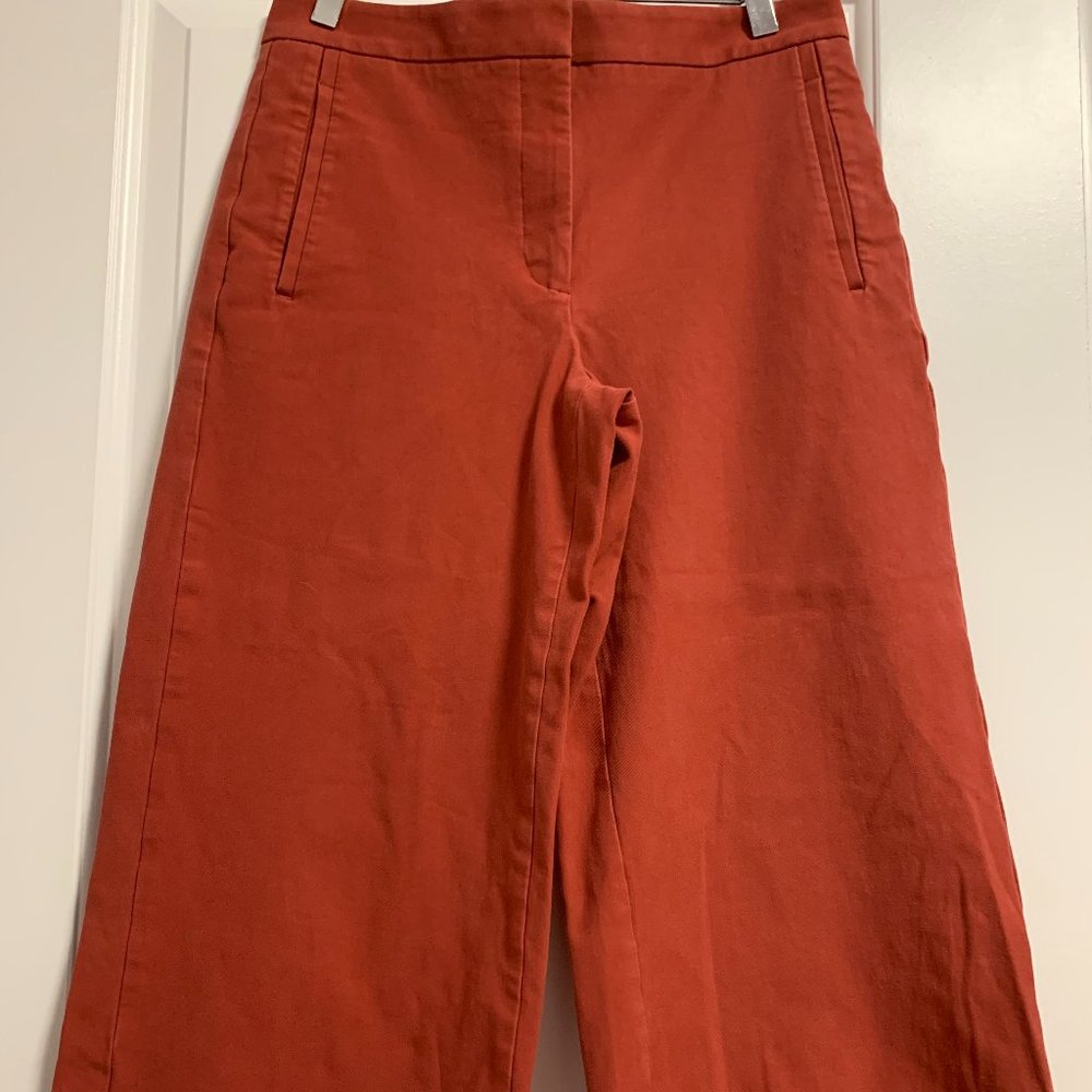Ann Taylor (size 6P) red wide legged cropped pant